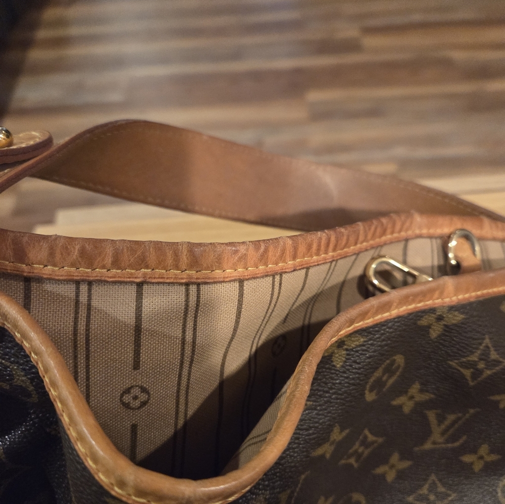 Louis Vuitton Brown and Tan Shoulder Bag Delightful MM - Picture 3 of 8